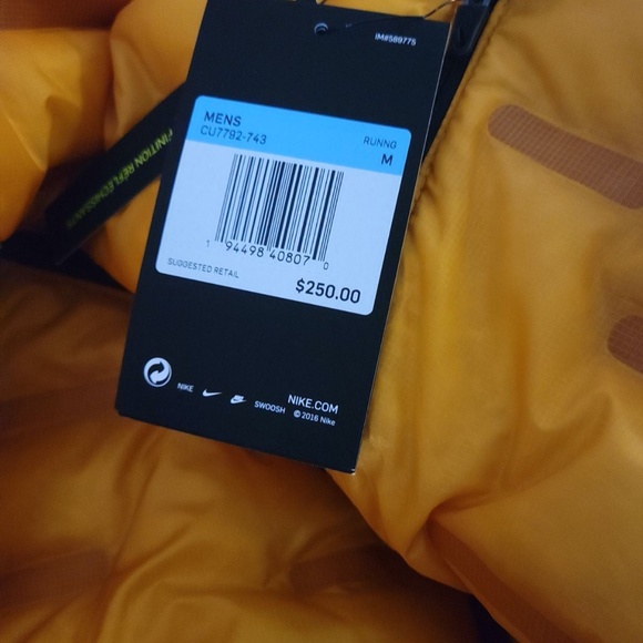 Nike Aeroloft Running Jacket CU7792-743 (Yellow) - Picture 4 of 4